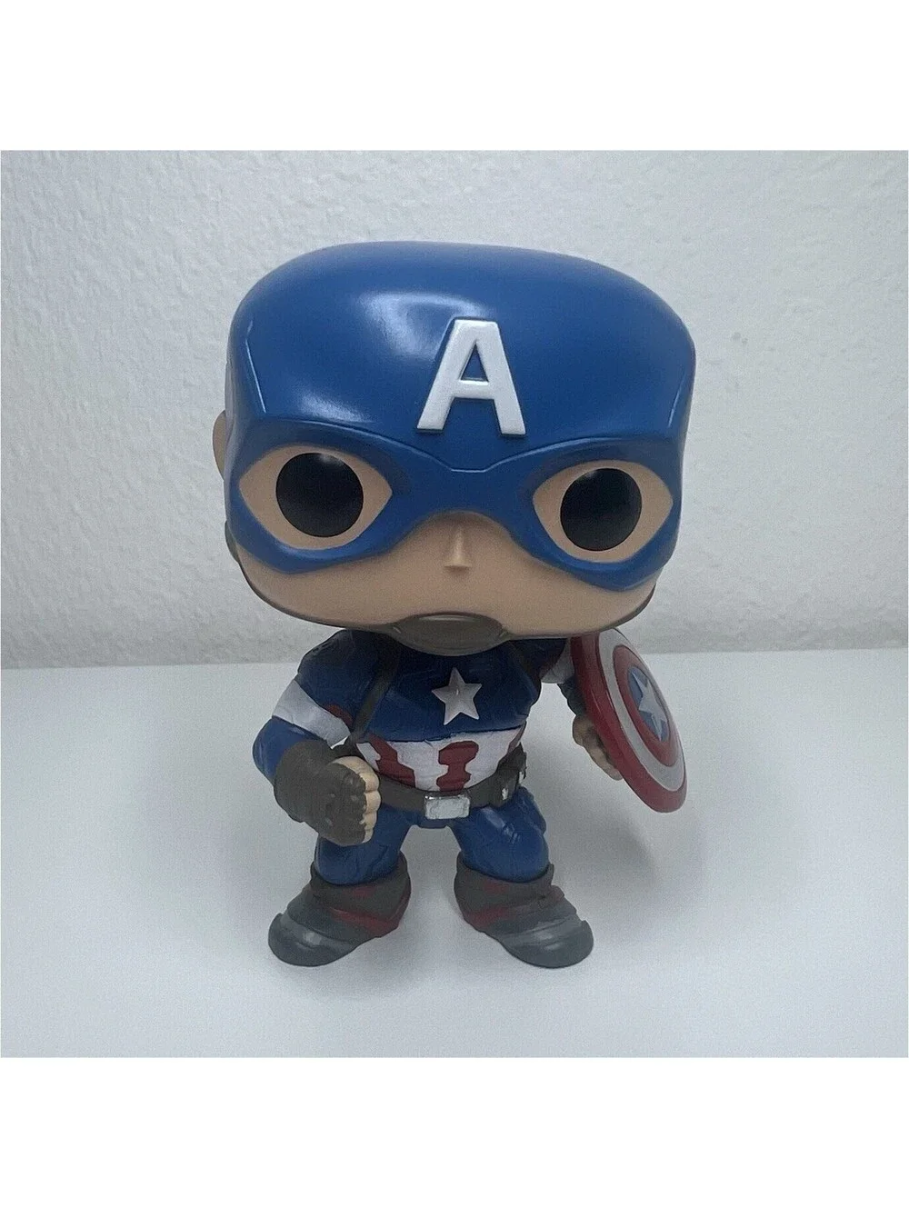 Funko Captain America Marvel Pop! Vinyl Figure Blue Red White Comics 2015